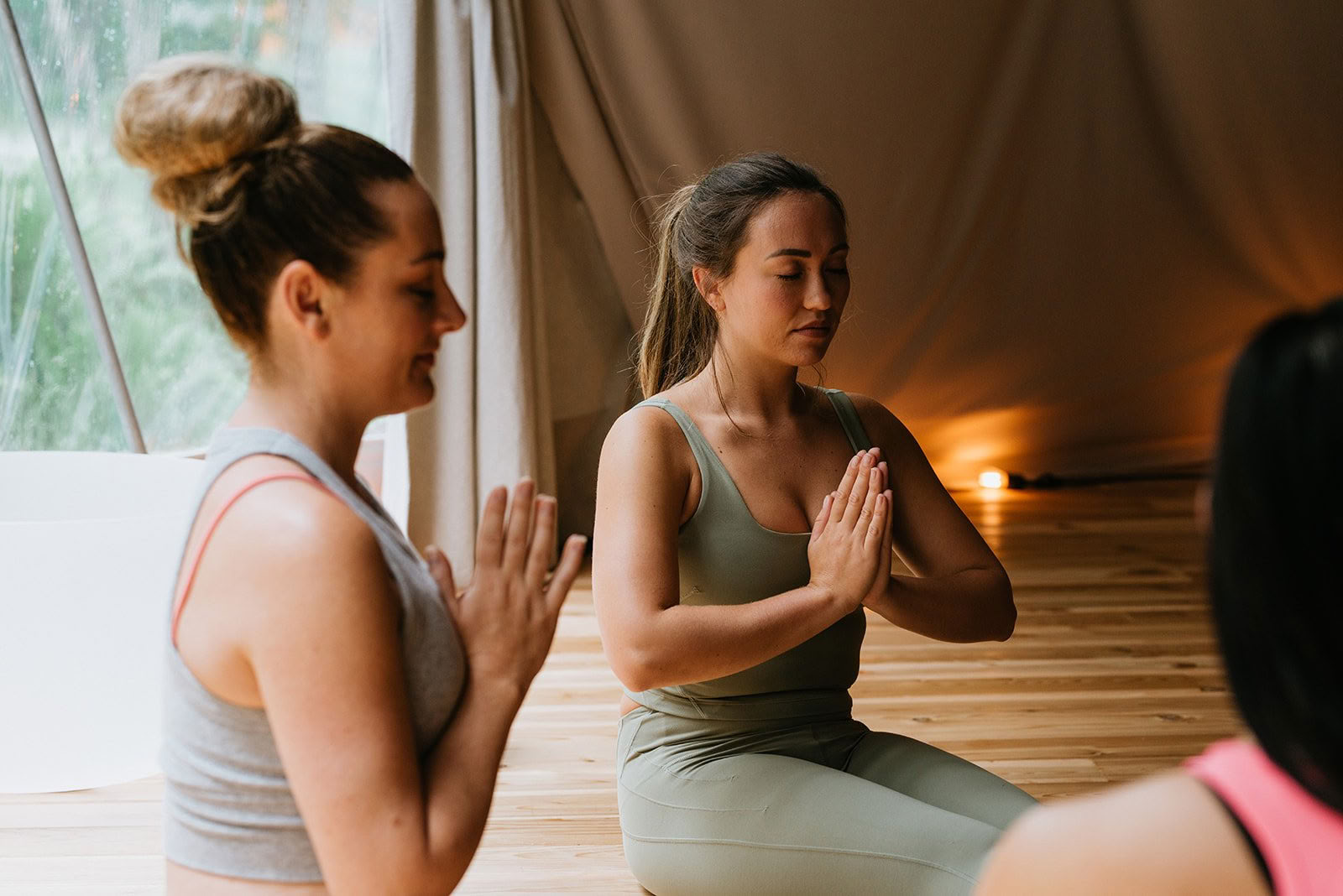 Gemeenschappelijk Kirtan-zingen | Nectar Yoga Bowen Island