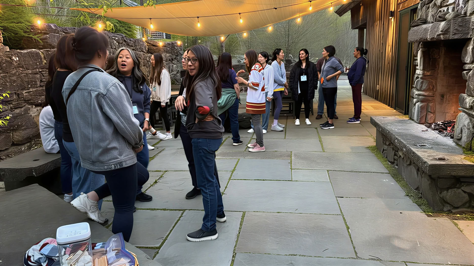 Gemeenschapsretreat met Grace Lin en Debbi Michiko Florence: het vieren van Aziatische en Aziatisch-Amerikaanse verhalen (mei)