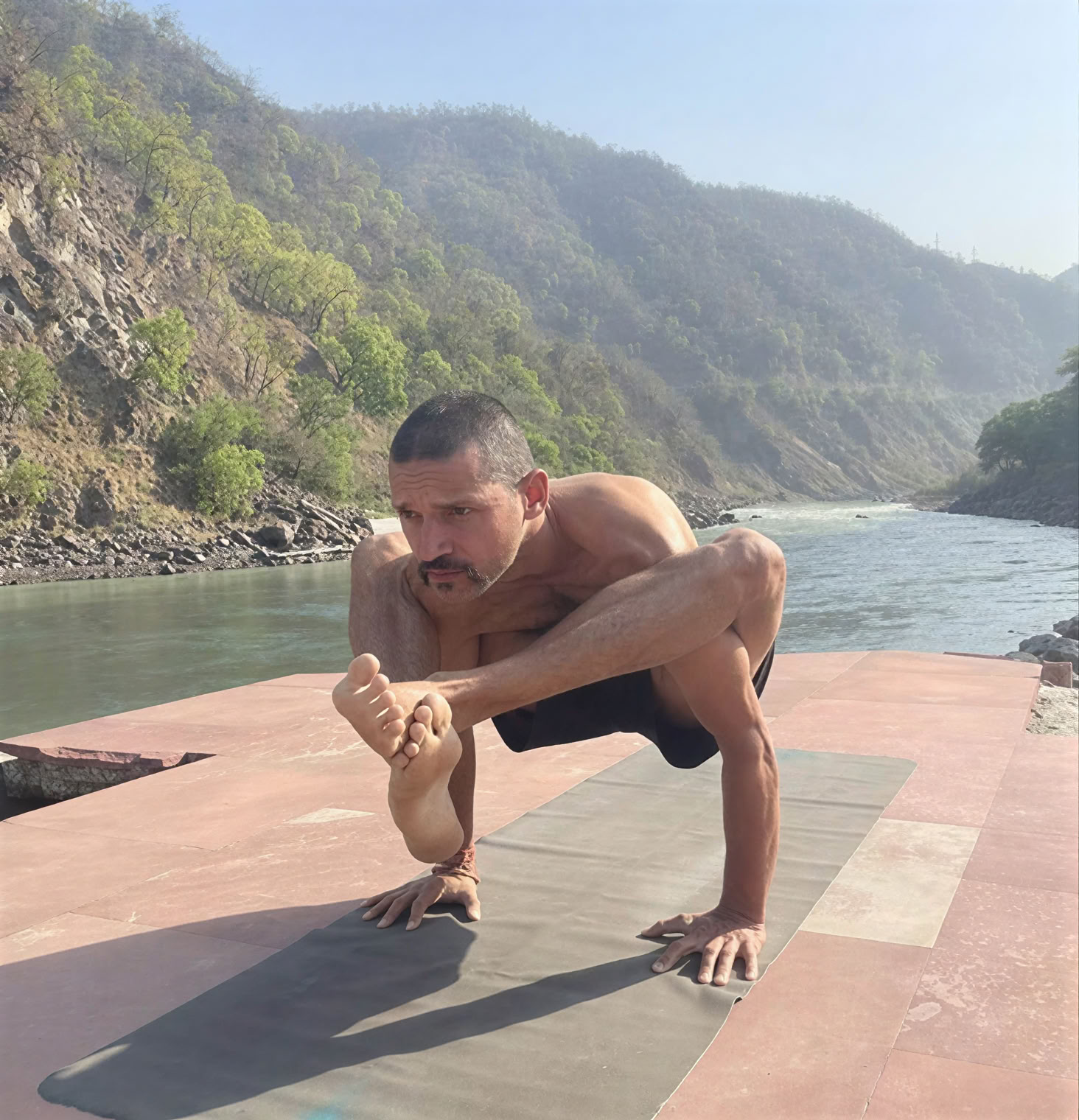 200-uurs yogadocentenopleiding in Rishikesh – 1 juni t/m 26 juni 2026