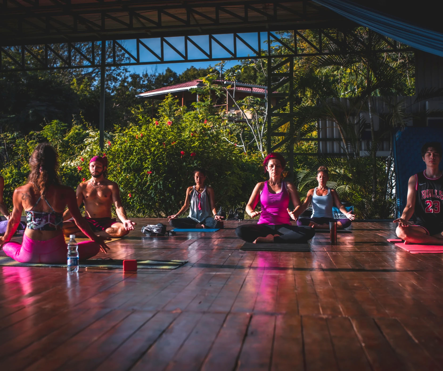 Devaya Yoga™ · Klankheling & Emotionele Vernieuwing Retreat