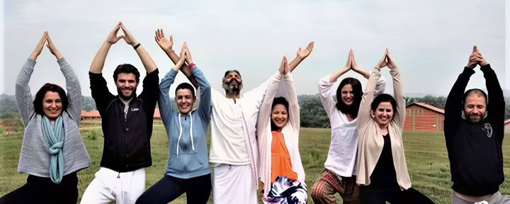 100 uur kinderyogatraining-retreat in Rishikesh – 10 dagen