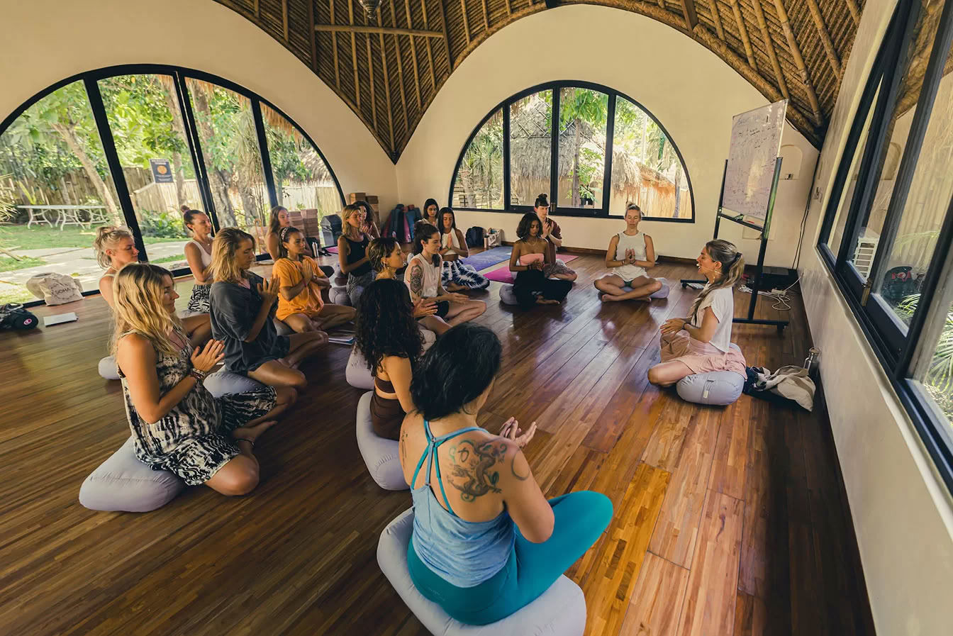 50-uurs yogadocentenopleiding