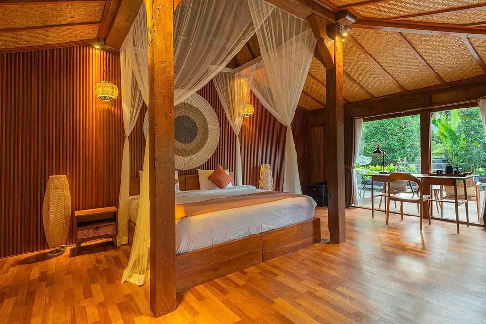 Lucidflow 100 uur van 300 uur YTT - Yoga Docentenopleiding Bali