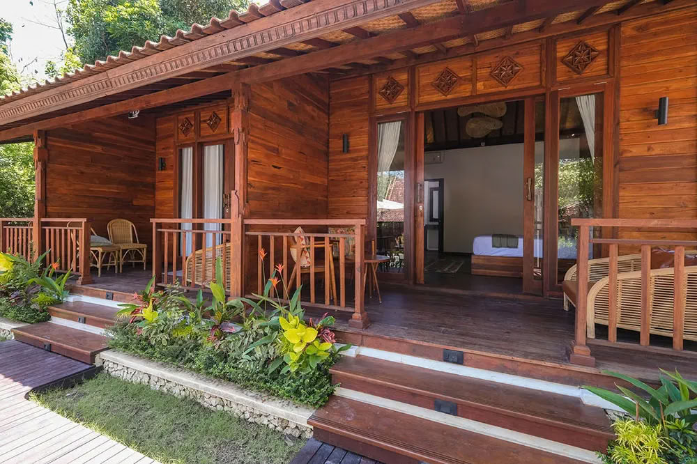 Lucidflow 100 uur van 300 uur YTT - Yoga Docentenopleiding Bali