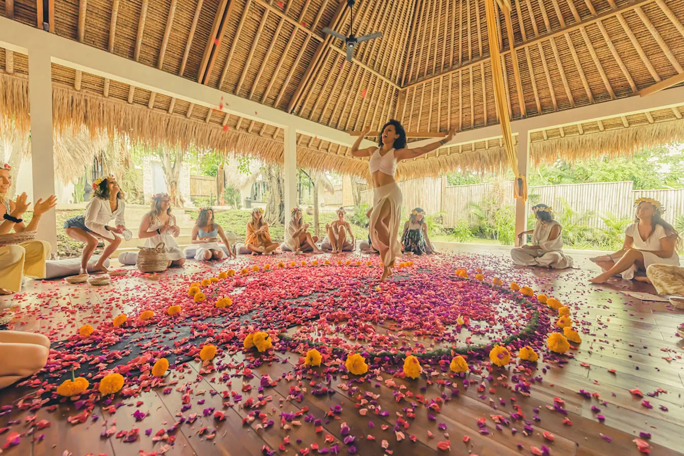 Lucidflow 100 uur van 300 uur YTT - Yoga Docentenopleiding Bali