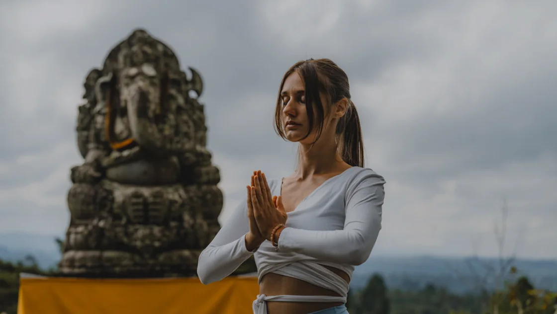 200-/300-uurs hybride yogadocentenopleiding – 16 okt. – 25 okt. 2026