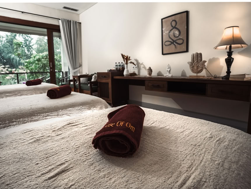 Hybride yogadocentenopleiding van 200 uur/300 uur – 24 aug. – 6 sep. 2026
