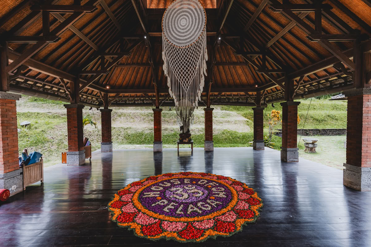 Hybride yogadocentenopleiding van 200 uur/300 uur – 24 aug. – 6 sep. 2026
