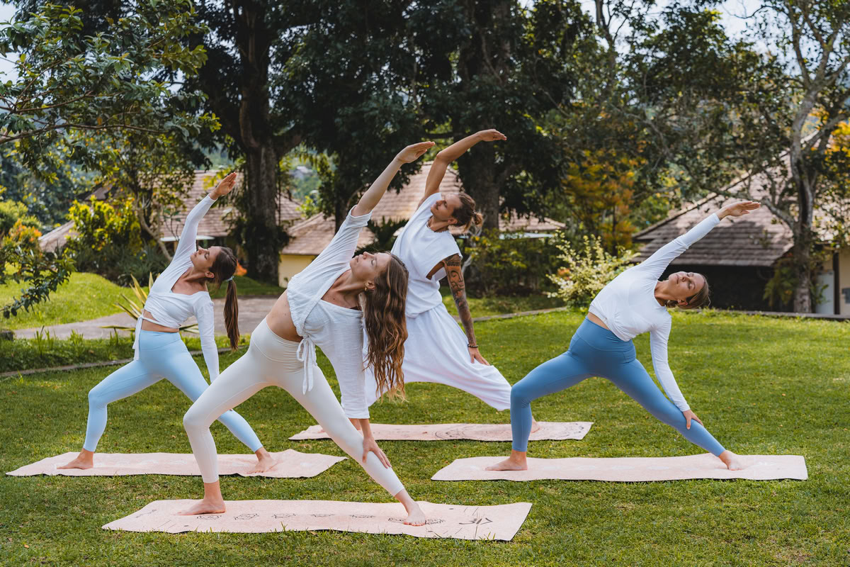 Hybride yogadocentenopleiding van 200 uur/300 uur – 24 aug. – 6 sep. 2026