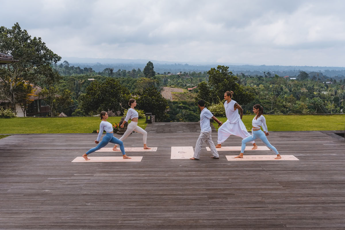 200-/300-uurs hybride yogadocentenopleiding – 1 okt. – 14 okt. 2026