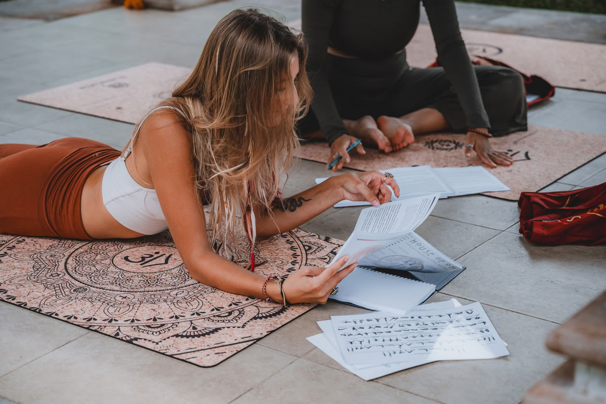 300-uurs yogadocentenopleiding – 26 okt. – 21 nov. 2026