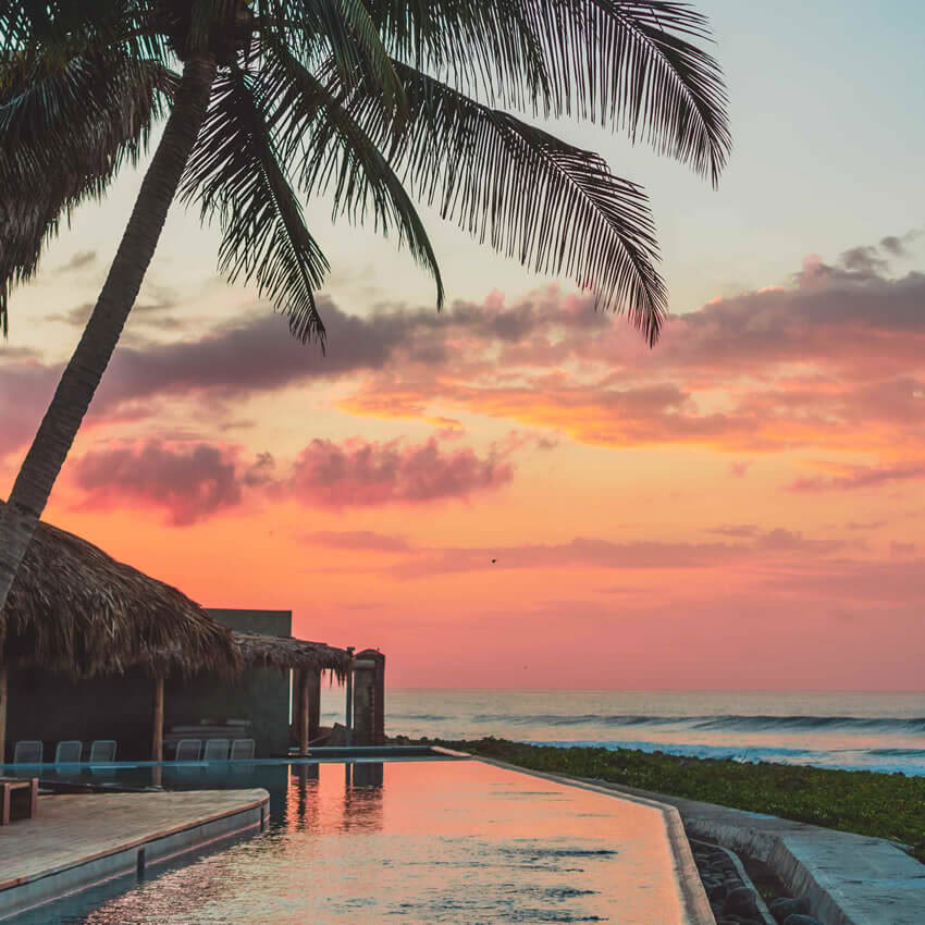El Salvador • N.t.b. – The Phoenix Retreat