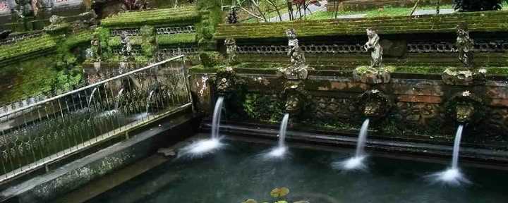 Melukat - Balinese zuiveringsceremonie