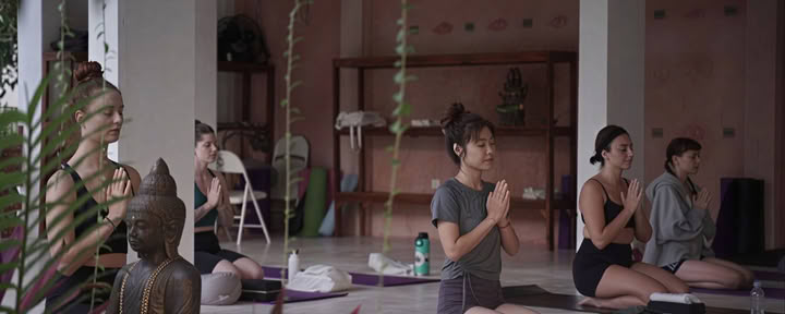 200-uurs yogadocentenopleiding