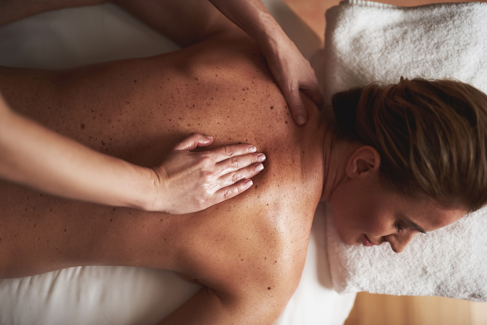 CNT-ruggenmassage voor genezing