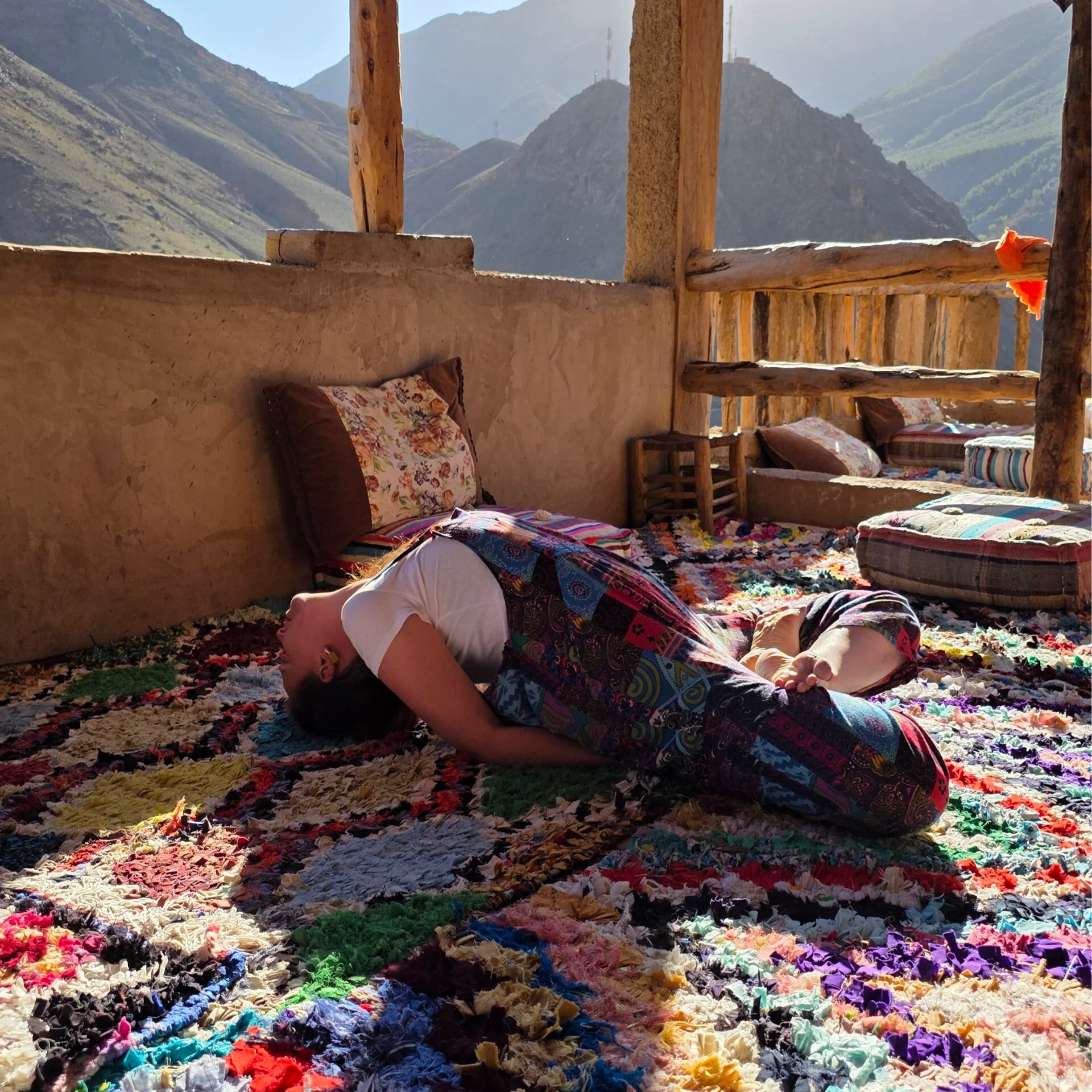 Vrouwelijk Vuur Retreat Marokko – Yoga, Dans, Cacaoceremonie & Sahara-woestijnervaring