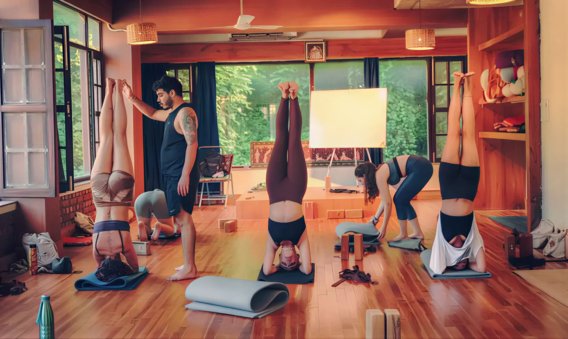 85 uur prenatale yogadocentenopleiding in Rishikesh