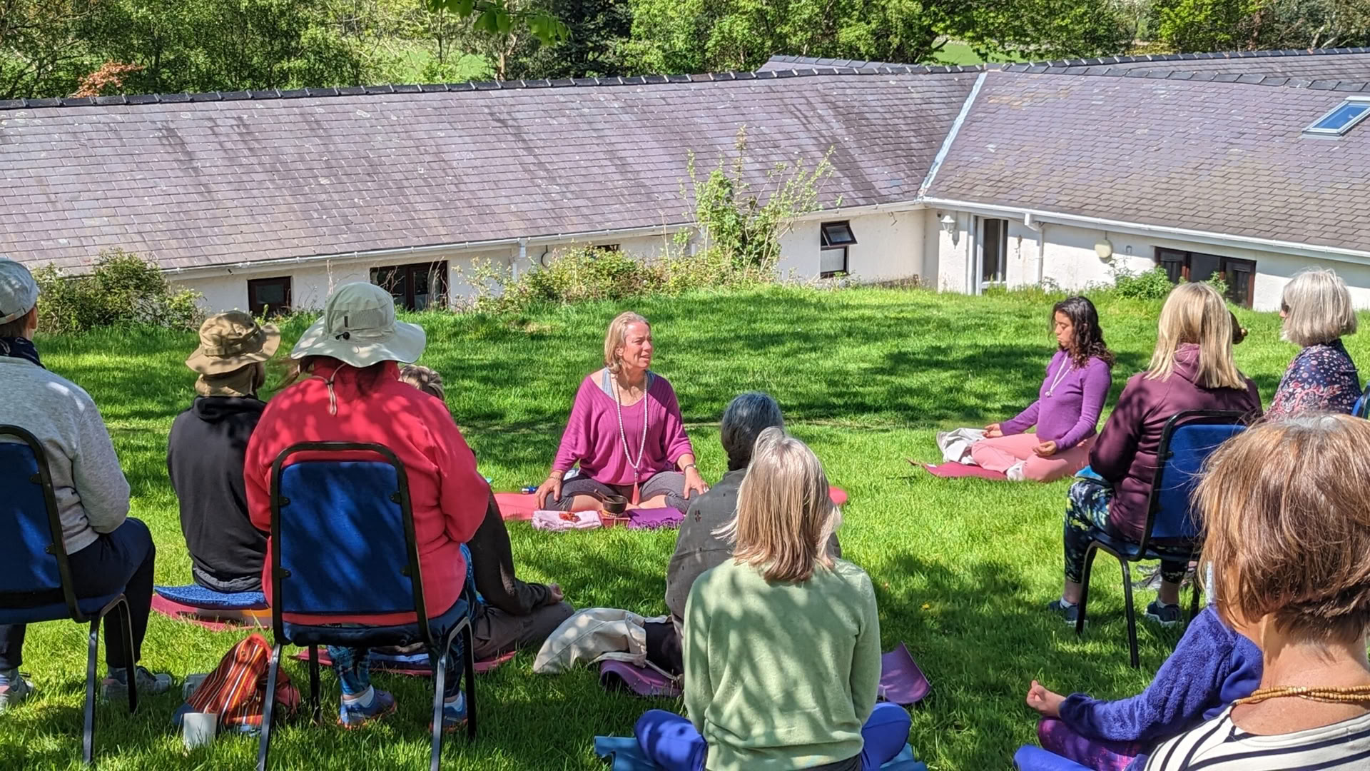 Augustus wild wandelen, yoga en meditatie in Eryri – Snowdonia