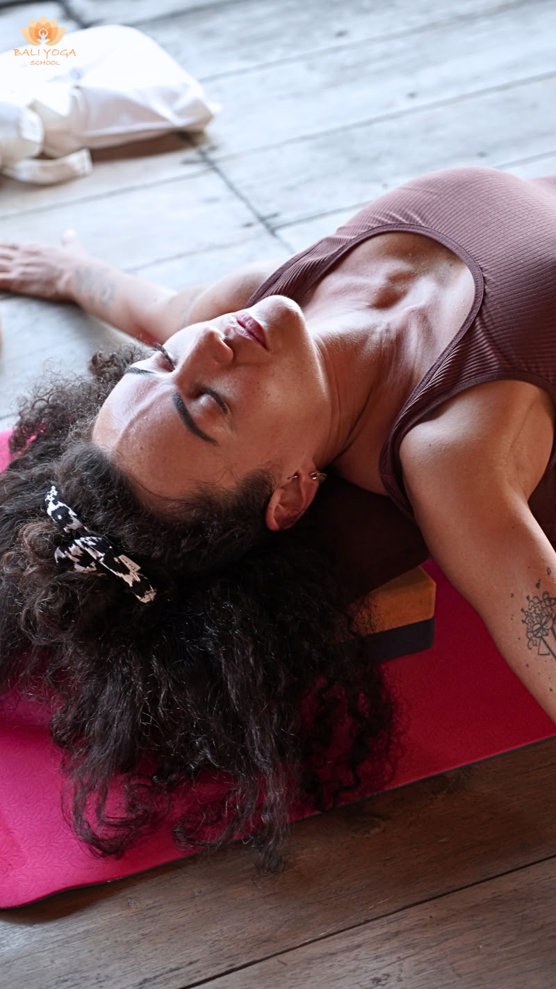 100 uur yin-yogadocentenopleiding op Bali, Indonesië