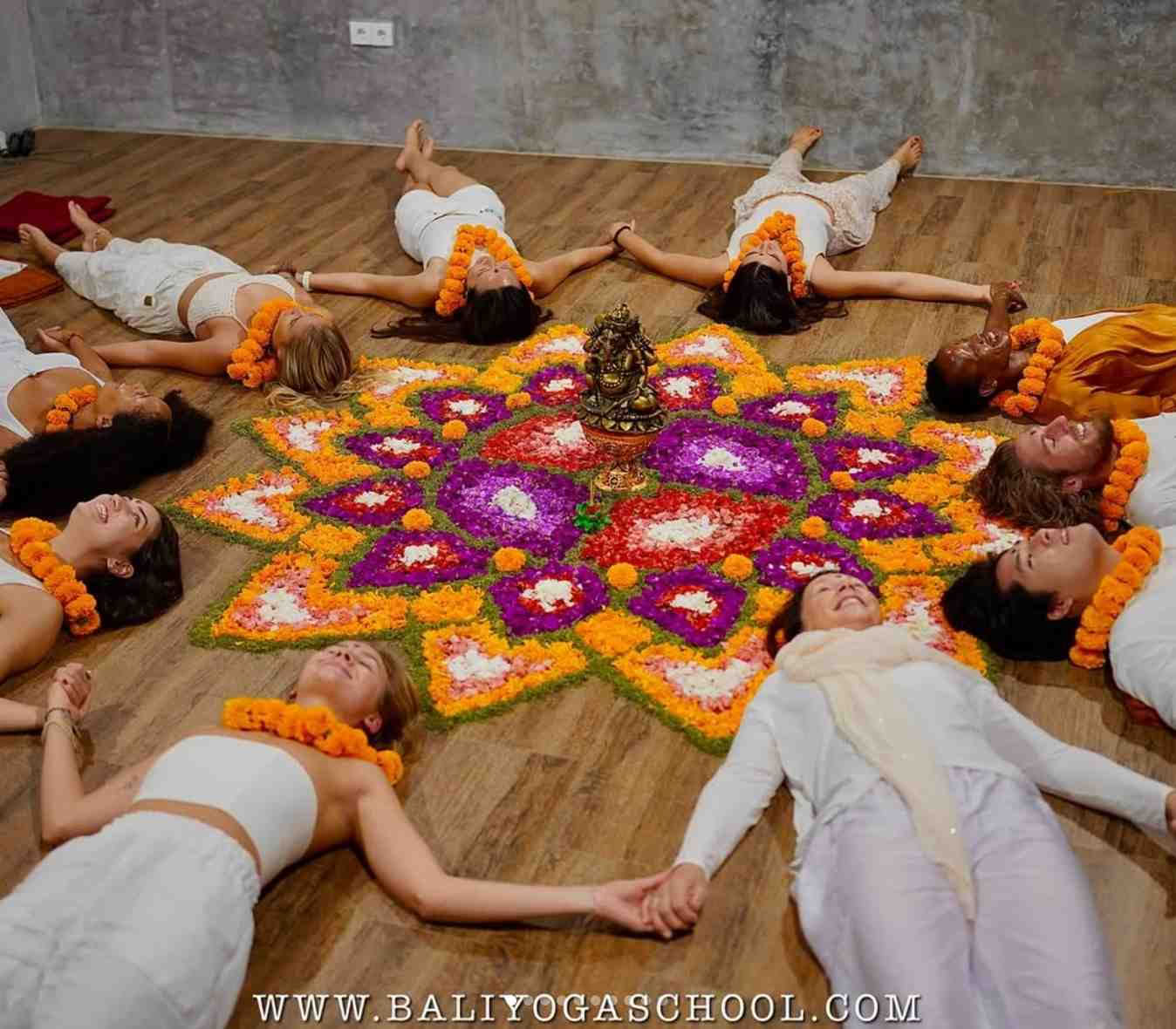 100 uur yin-yogadocentenopleiding op Bali, Indonesië