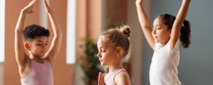 Kinder-yogaleraarstraining