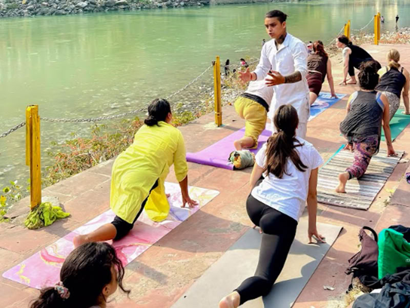 200-uurs yogadocentenopleiding