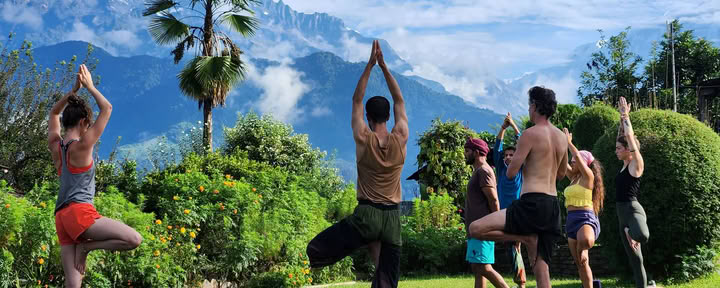 200 uur yoga-lerarenopleiding met uitzicht op de Himalaya in Astam, vlak bij Pokhara