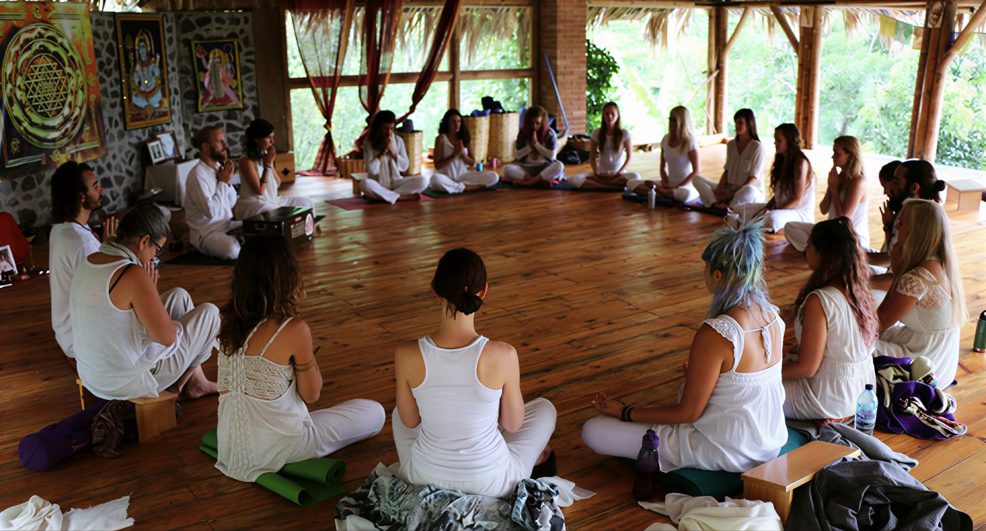 200-uurs RYT · Toscane, Italië · Yoga Alliance-gecertificeerd
