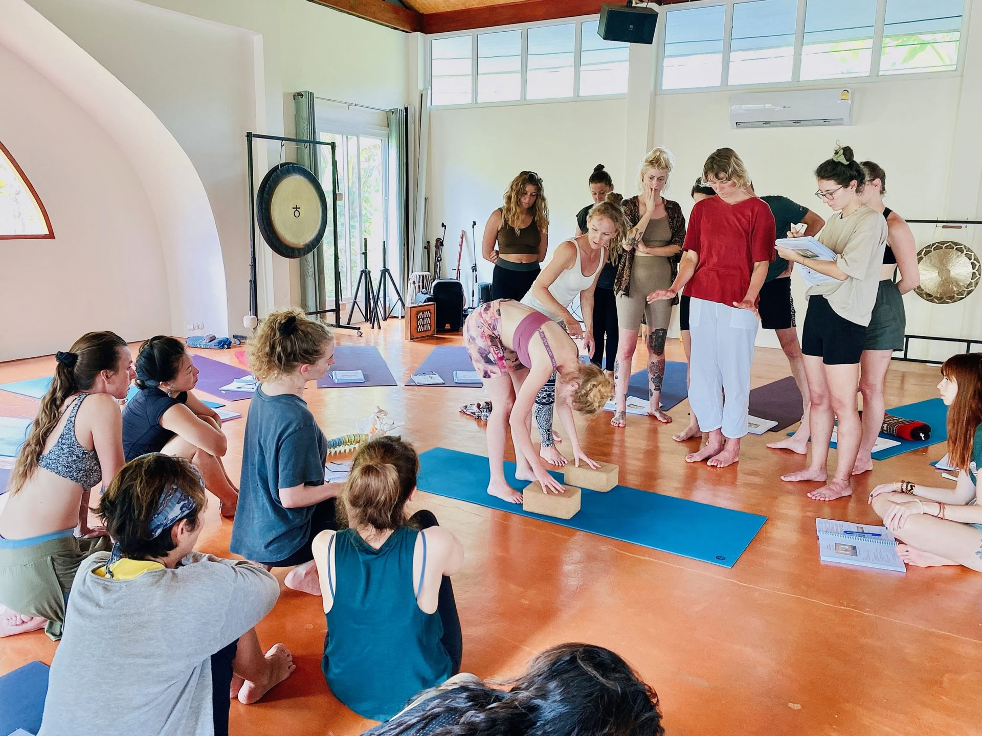 200-uurs holistische yoga- en geluidstherapie-lerarenopleiding