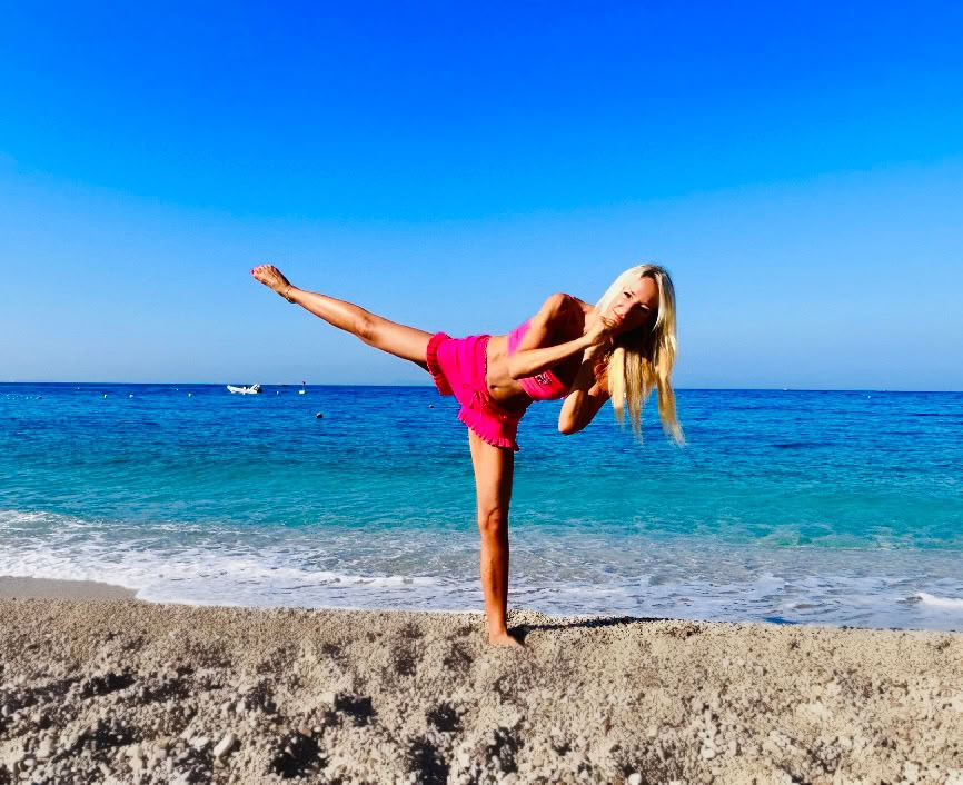 Kustkrijger: een retreat voor vechtsport en yoga aan het strand van Divjaka