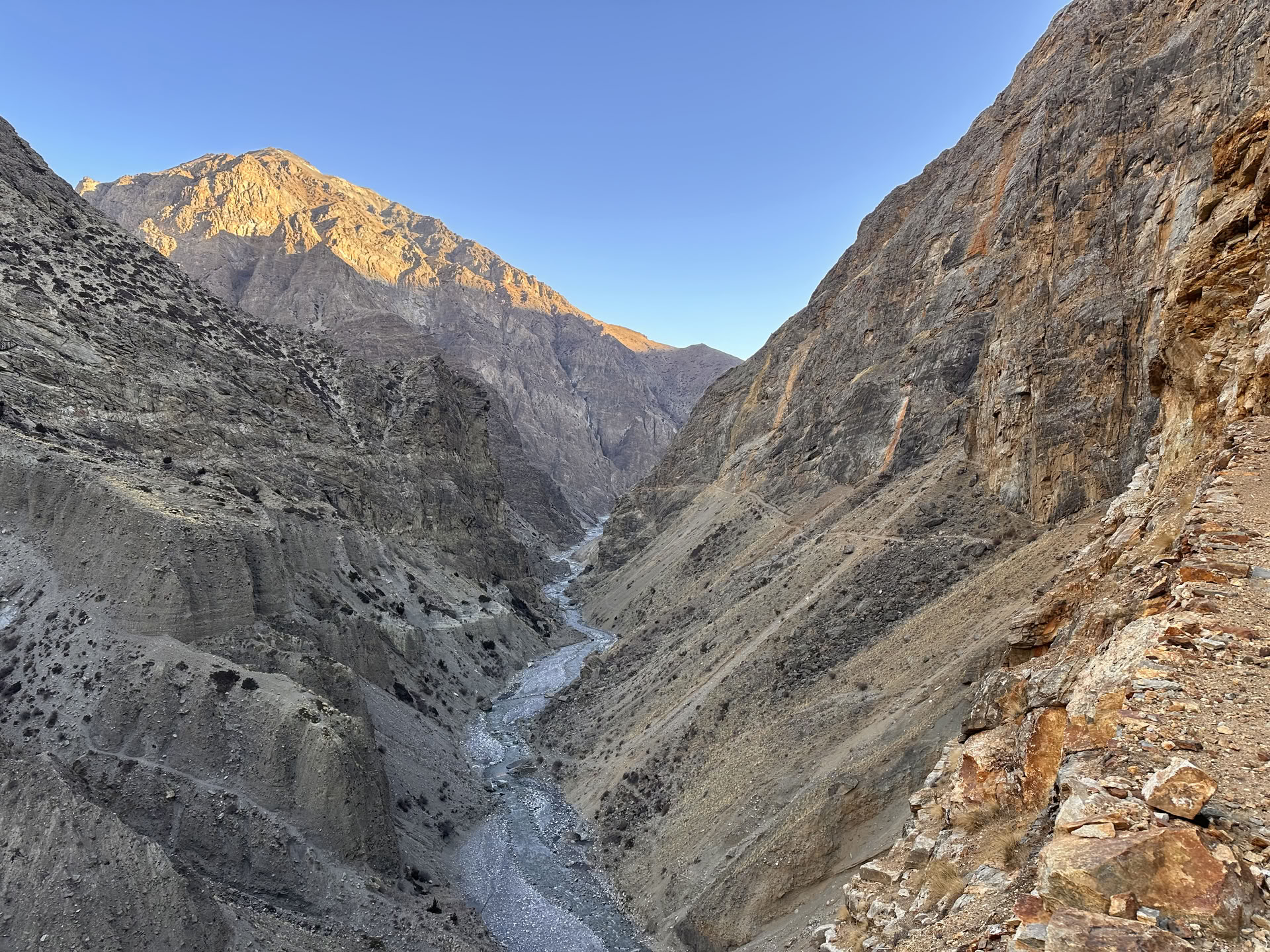 Yoga-trek over de Annapurna Circuit met Tilicho-meer