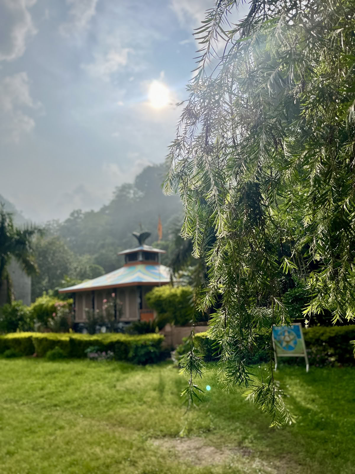 Abhyasa Yogmath | Traditioneel yoga- en meditatie-ashram in Rishikesh, India