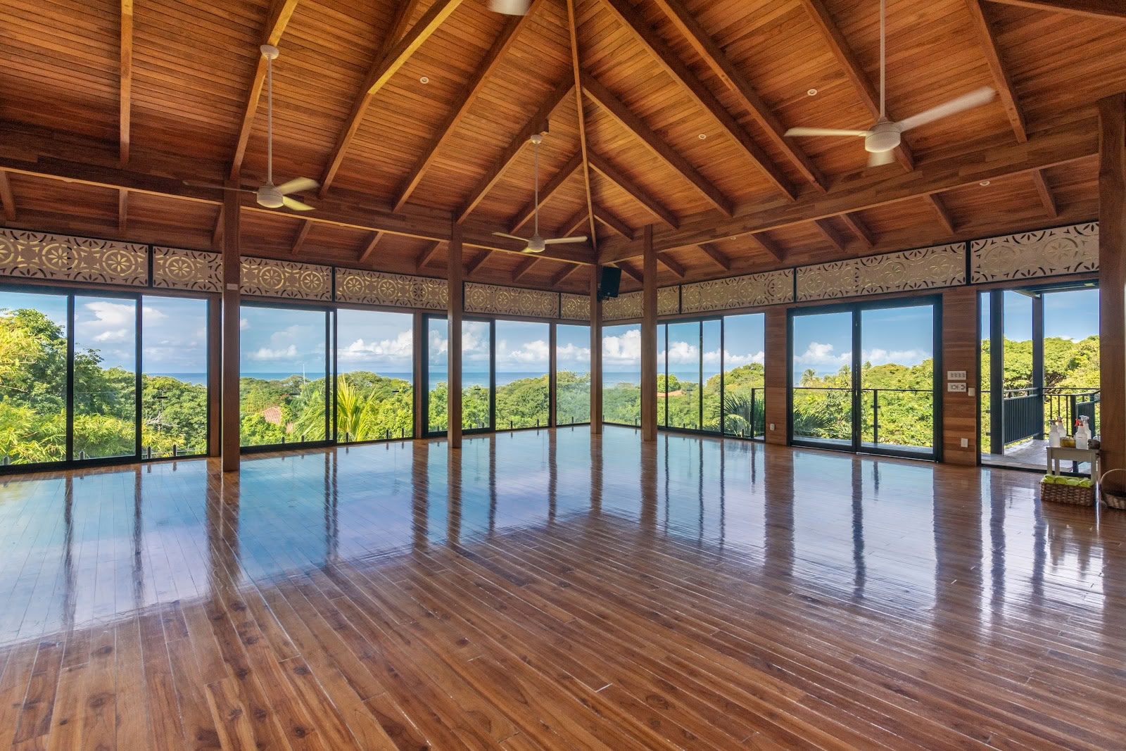 Bodhiboom Yoga Resort
