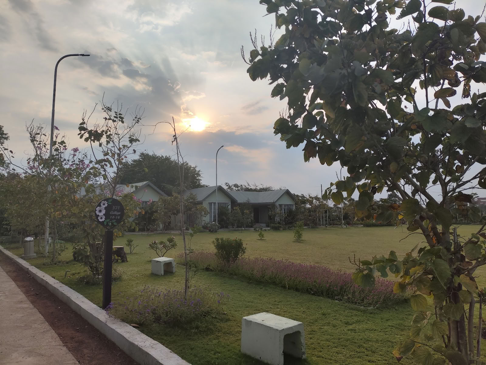 De Levensschool Bhopal - Yoga, Meditatie, Wellness & Zelfontwikkeling
