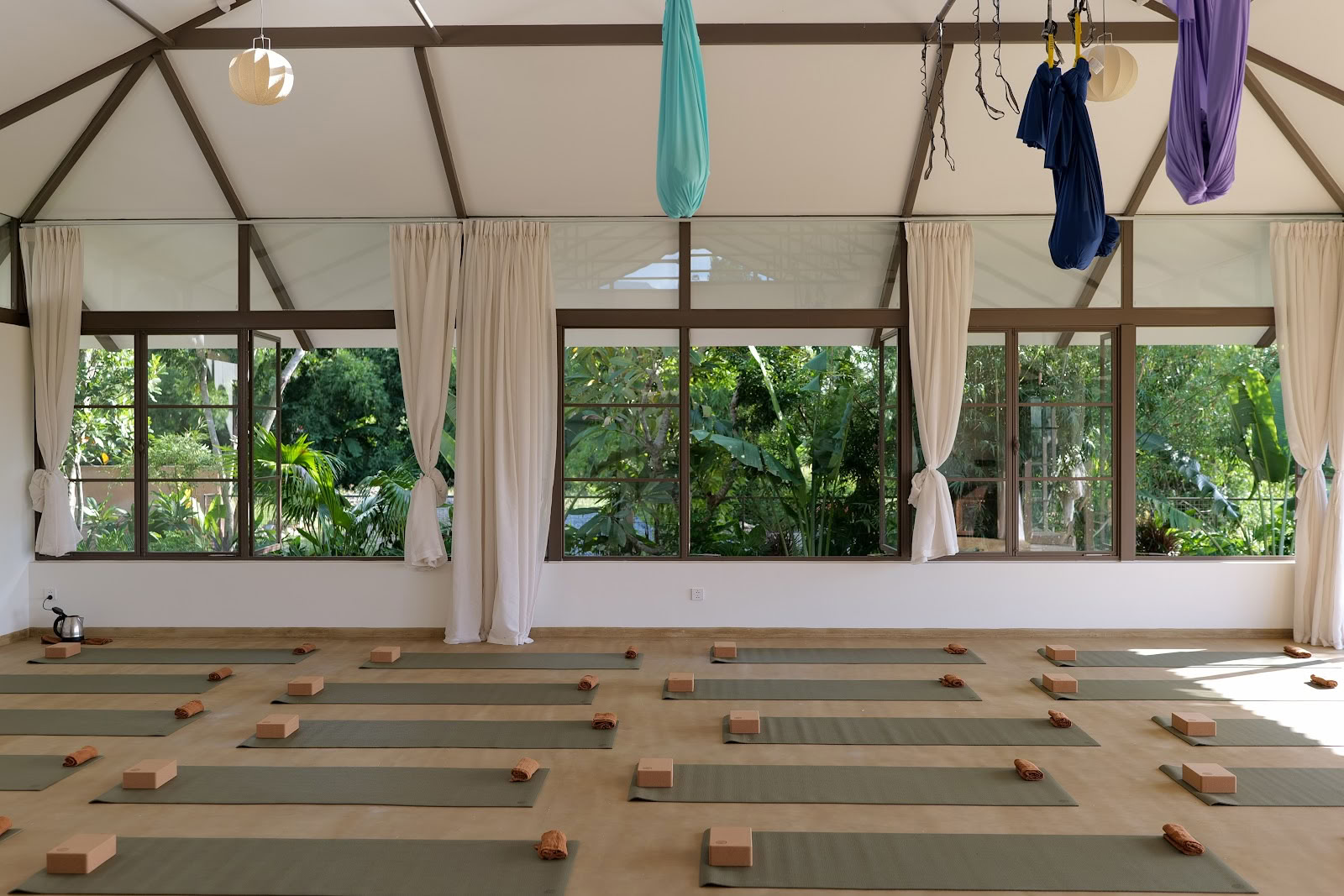 OM ĐÂY Yoga Hoi An
