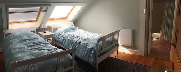 Gedeelde kamer met gedeelde badkamer
