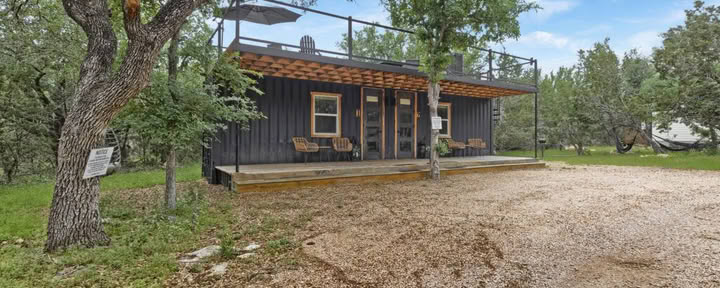 Privé verblijf in een villasuite met containerconcept