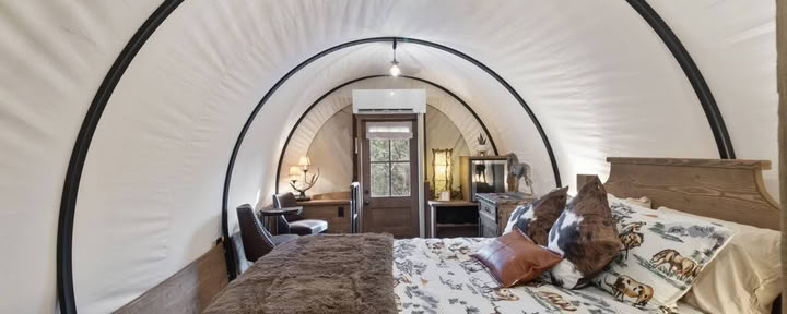 Private Wanderlust Wagon Suite Accommodation