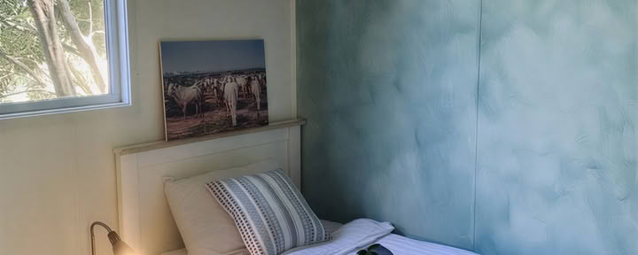 Budgetkamer met gedeelde badkamer