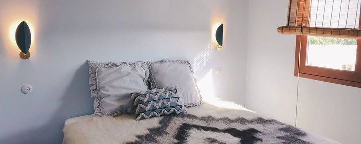 Tweepersoonsbed/gedeeld bed in "Tiny house Sea