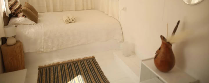 Camperbus met gedeelde badkamer